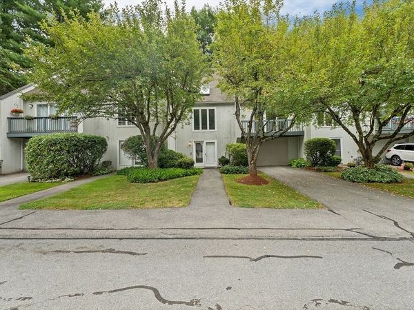 30 Woodland Park Dr, Unit 30, Haverhill, MA 01830