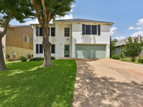 3821 Tailfeather DR, Round Rock, TX 78681