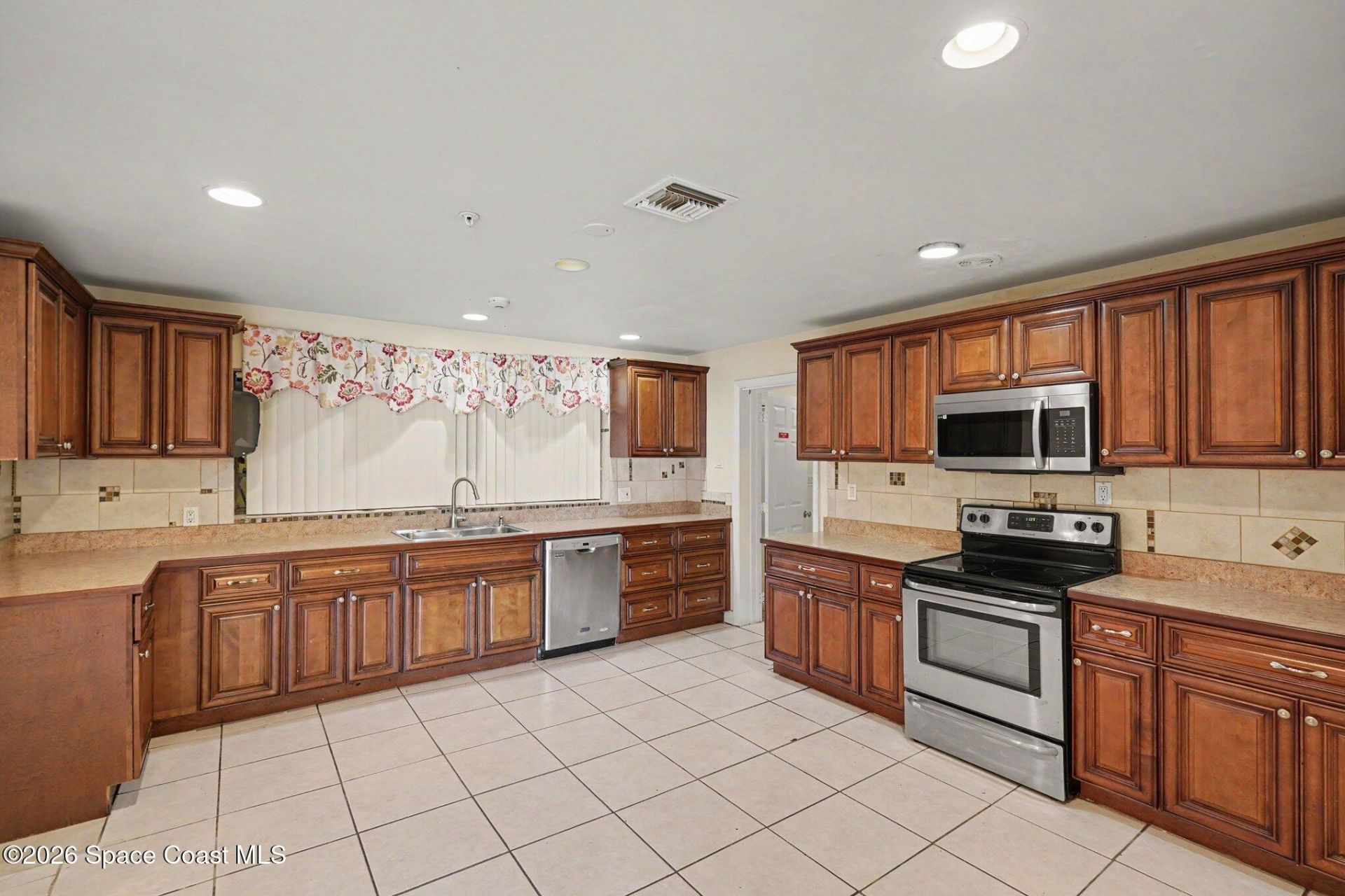 4457 Parkway Drive, Melbourne, FL 32934 Photo