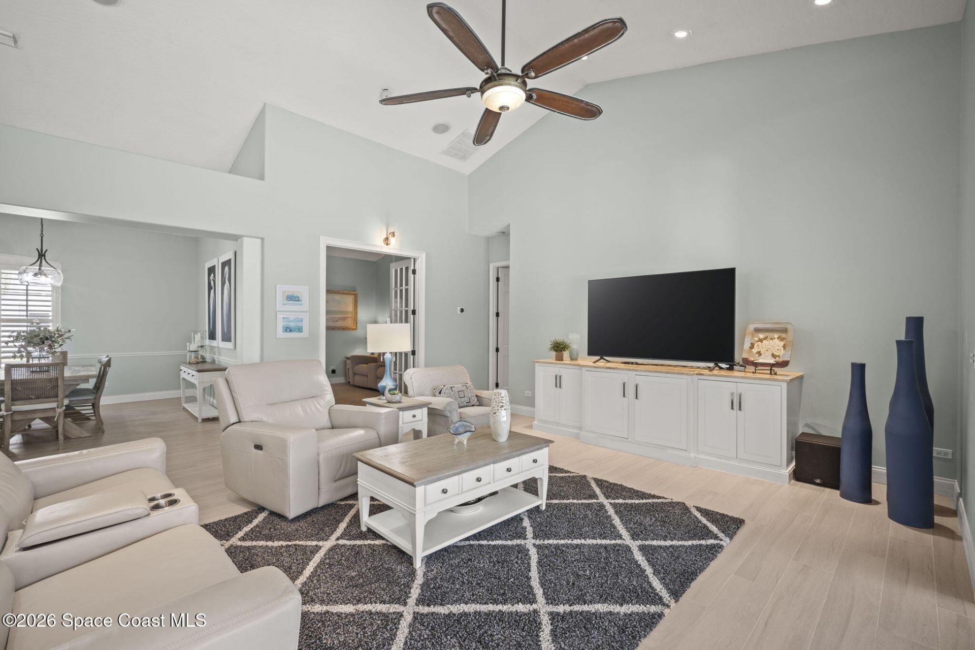 809 W Central Boulevard, Cape Canaveral, FL 32920 Photo