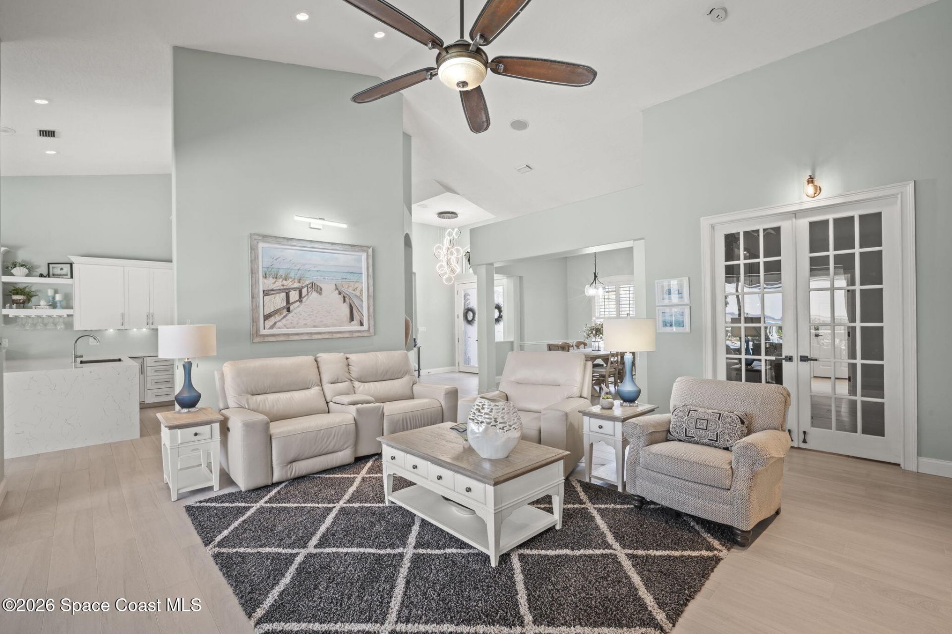 809 W Central Boulevard, Cape Canaveral, FL 32920 Photo
