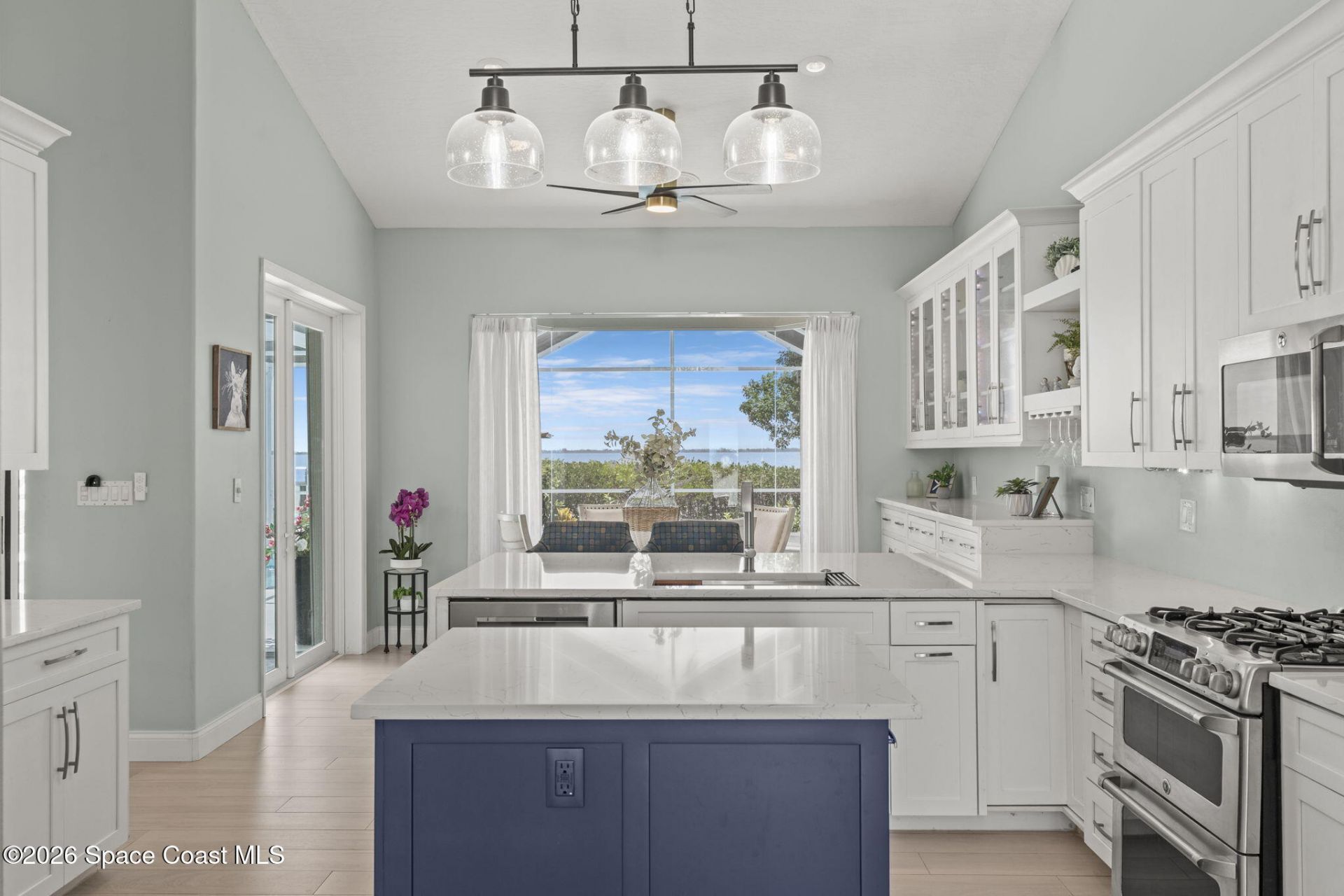 809 W Central Boulevard, Cape Canaveral, FL 32920 Photo