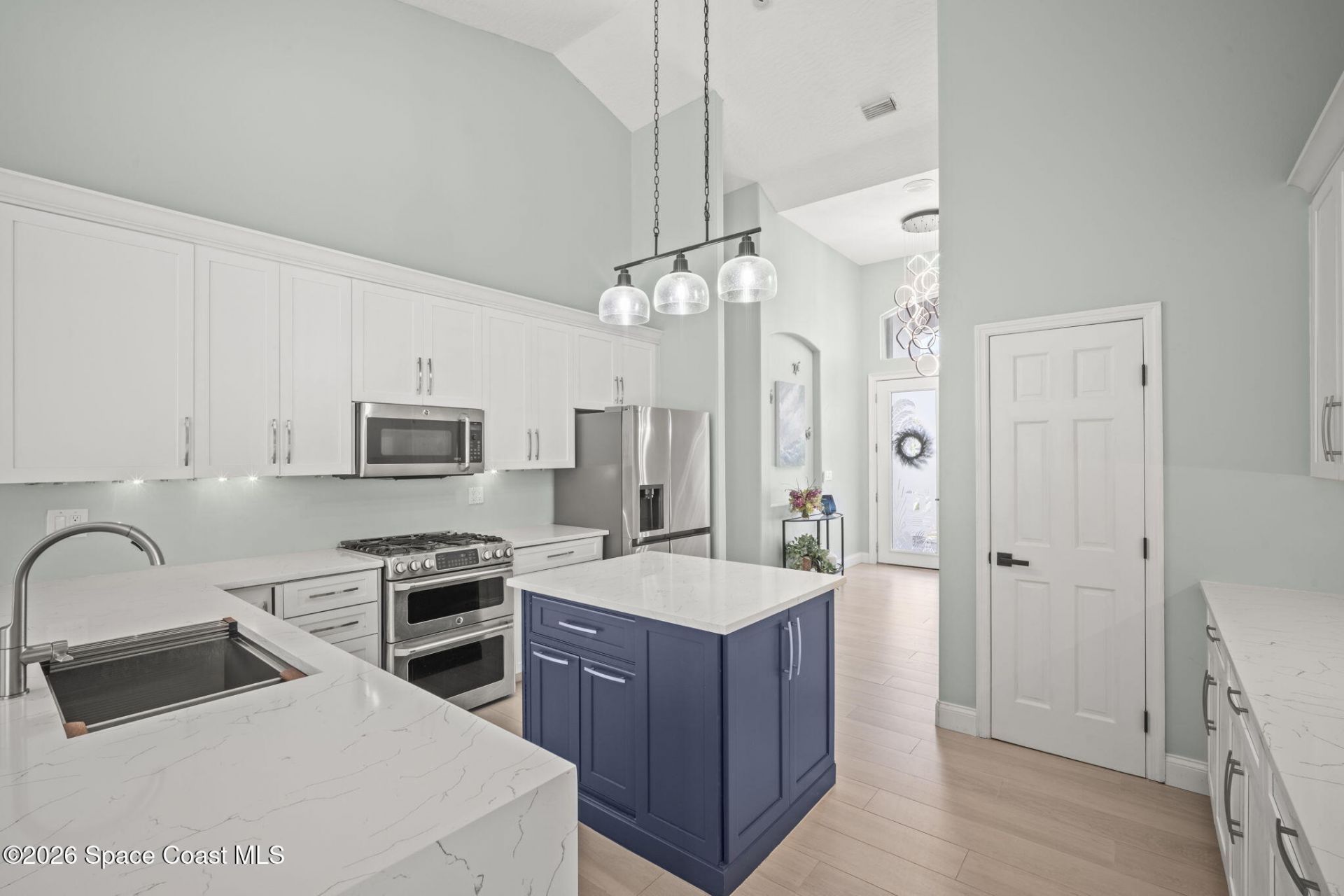 809 W Central Boulevard, Cape Canaveral, FL 32920 Photo