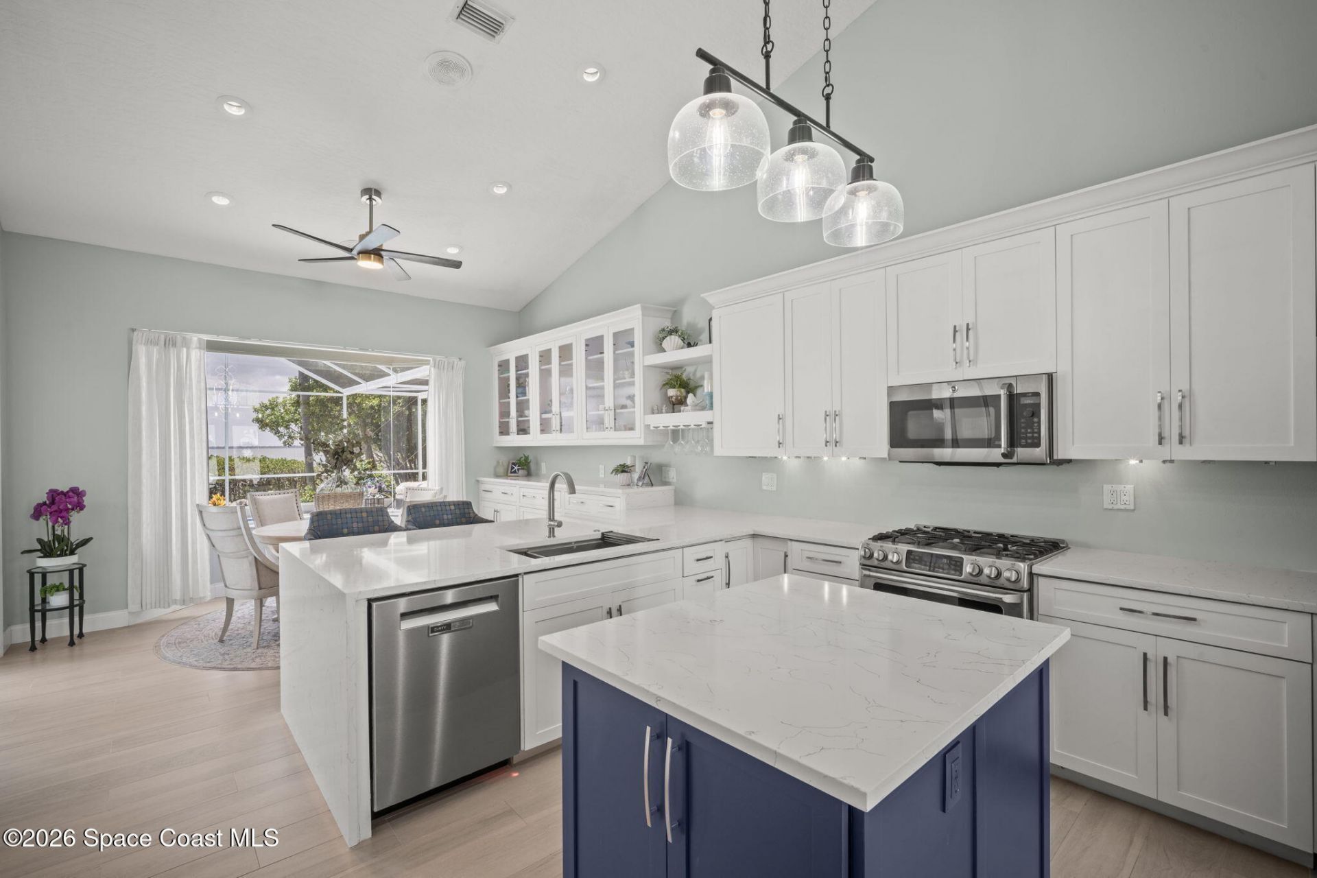 809 W Central Boulevard, Cape Canaveral, FL 32920 Photo