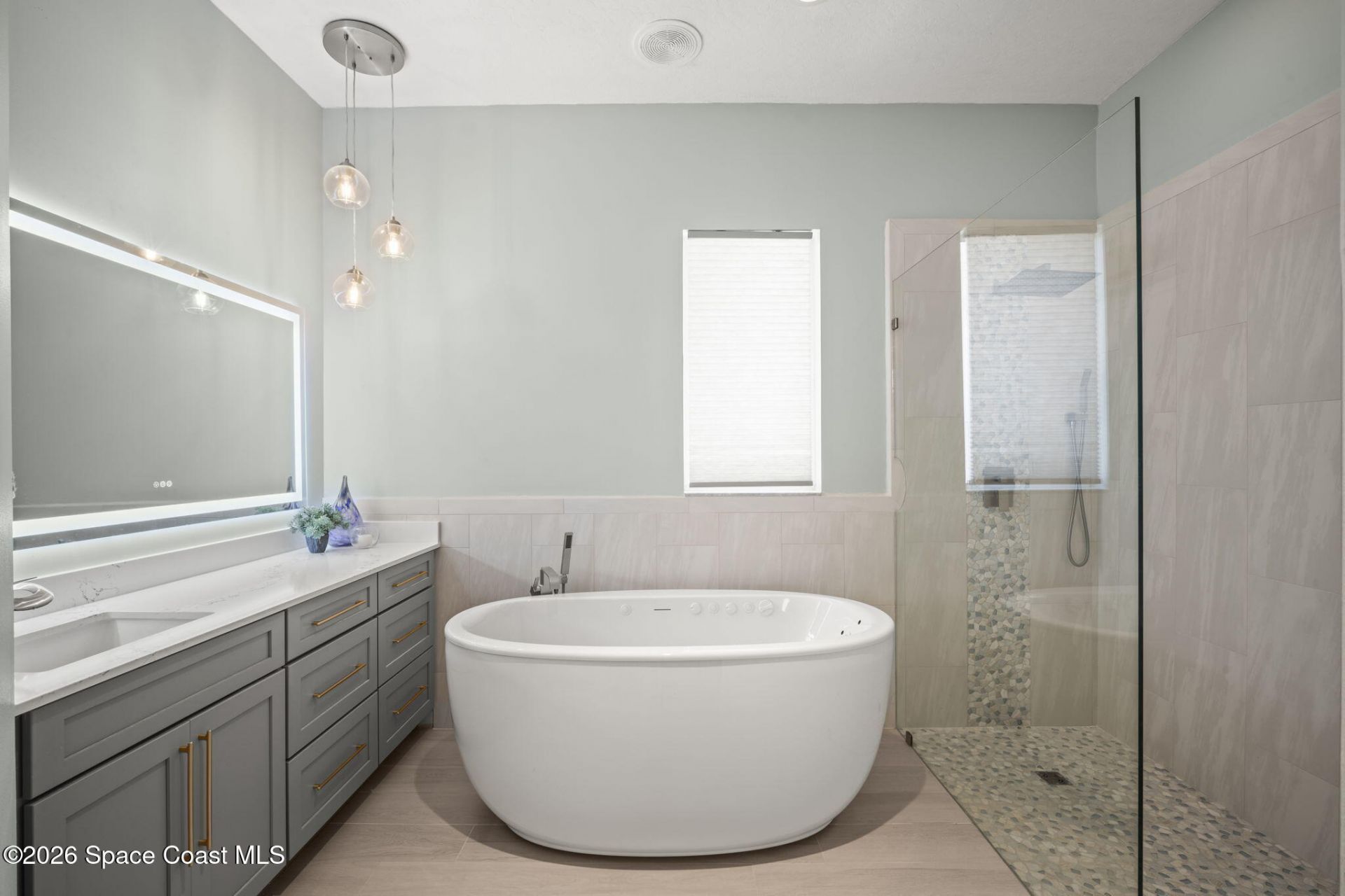 809 W Central Boulevard, Cape Canaveral, FL 32920 Photo