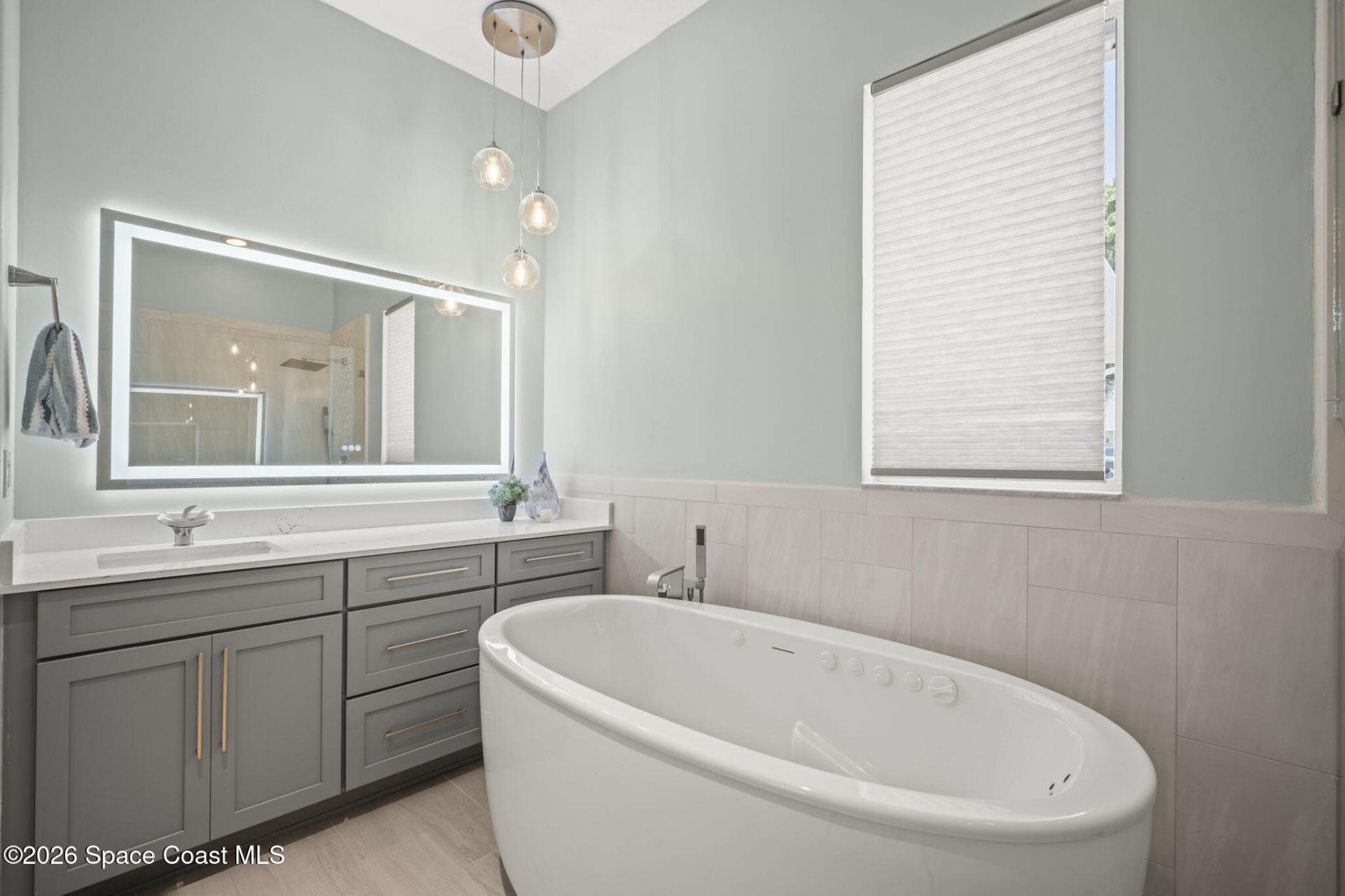 809 W Central Boulevard, Cape Canaveral, FL 32920 Photo