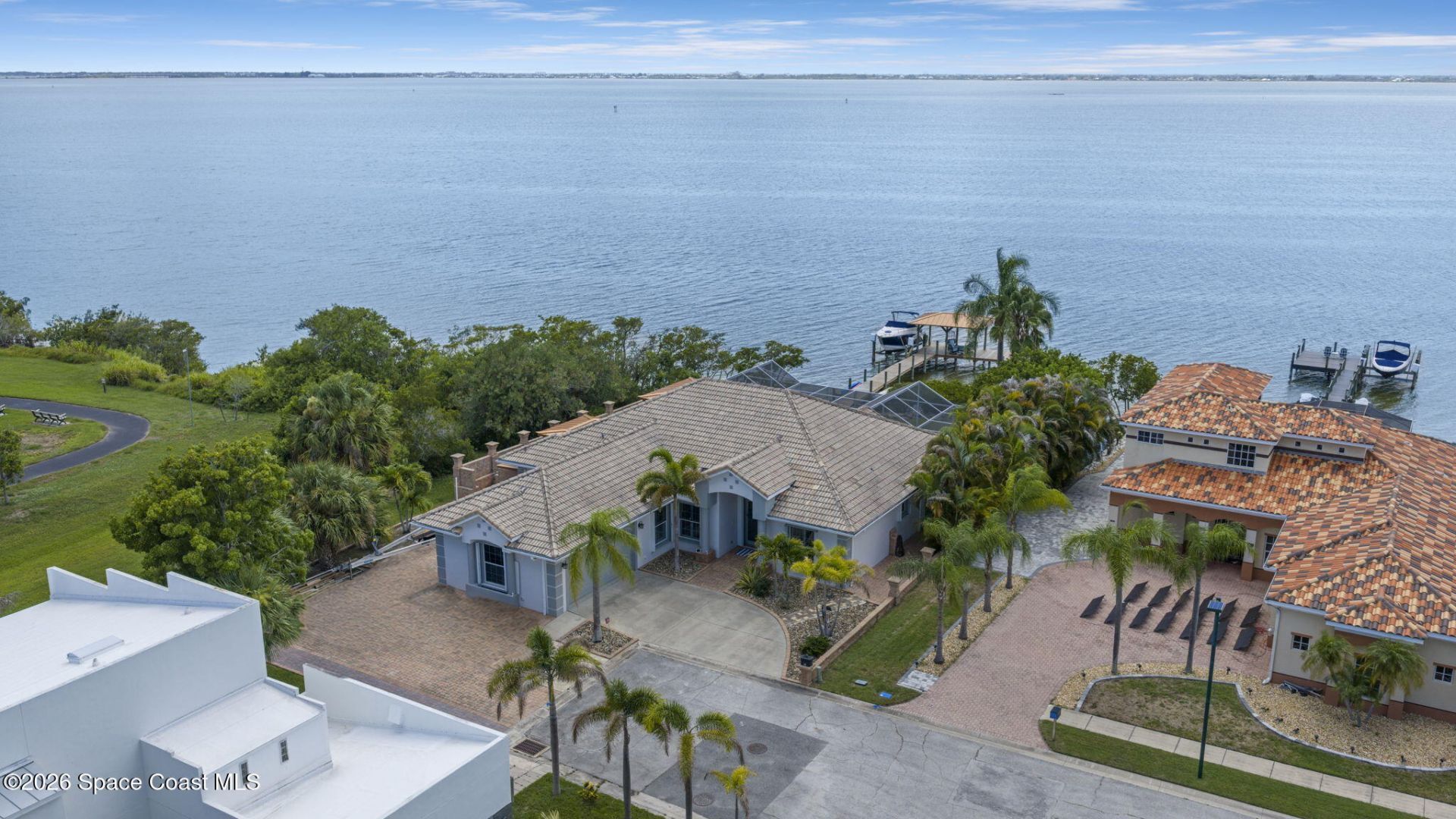 809 W Central Boulevard, Cape Canaveral, FL 32920 Photo