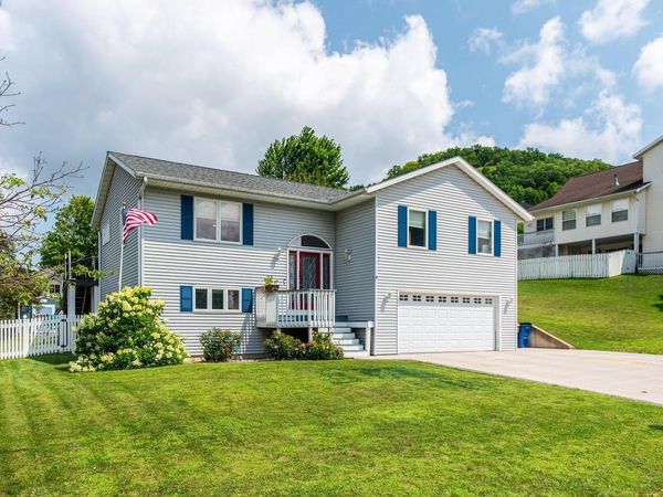 306 Haralson LANE, La Crescent, MN 55947