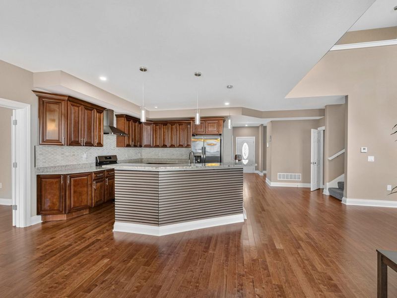 2444 Kilbourne Avenue, Columbus, OH 43229 Photo 13