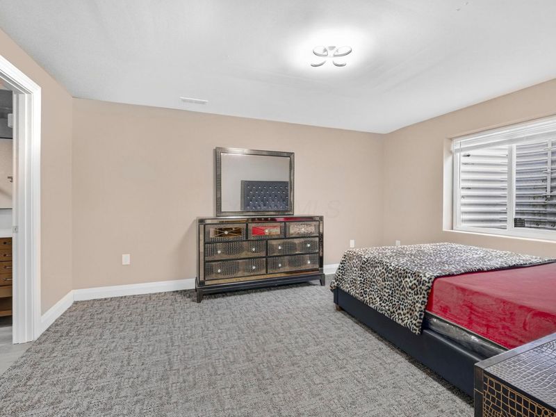 2444 Kilbourne Avenue, Columbus, OH 43229 Photo 31