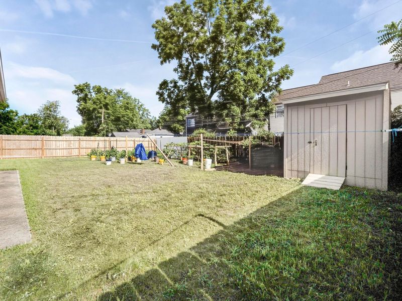 2444 Kilbourne Avenue, Columbus, OH 43229 Photo 36