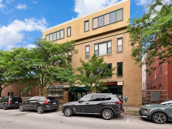 230 College Street, Unit 4, Burlington, VT 05401