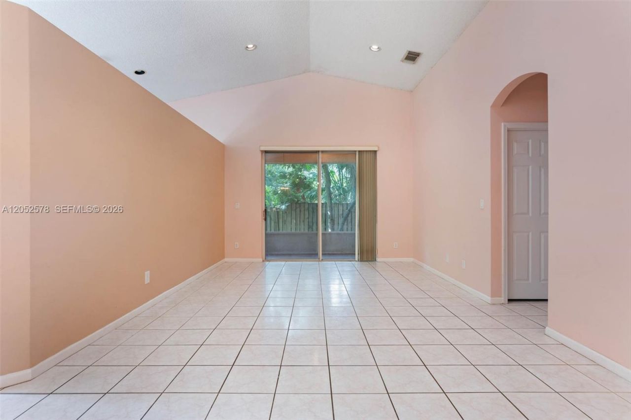 10232 SW 16th Ct, Pembroke Pines, FL 33025 Photo