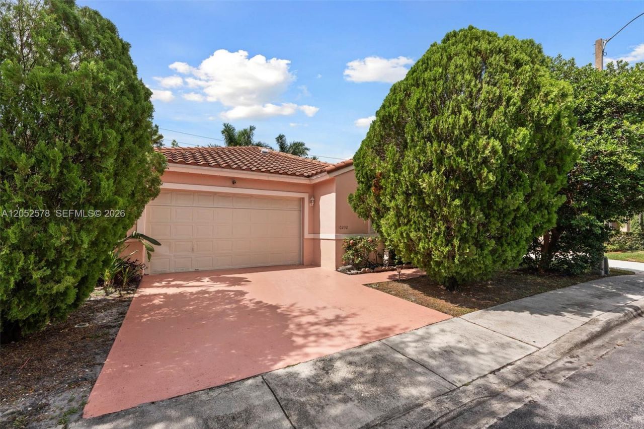 10232 SW 16th Ct, Pembroke Pines, FL 33025 Photo