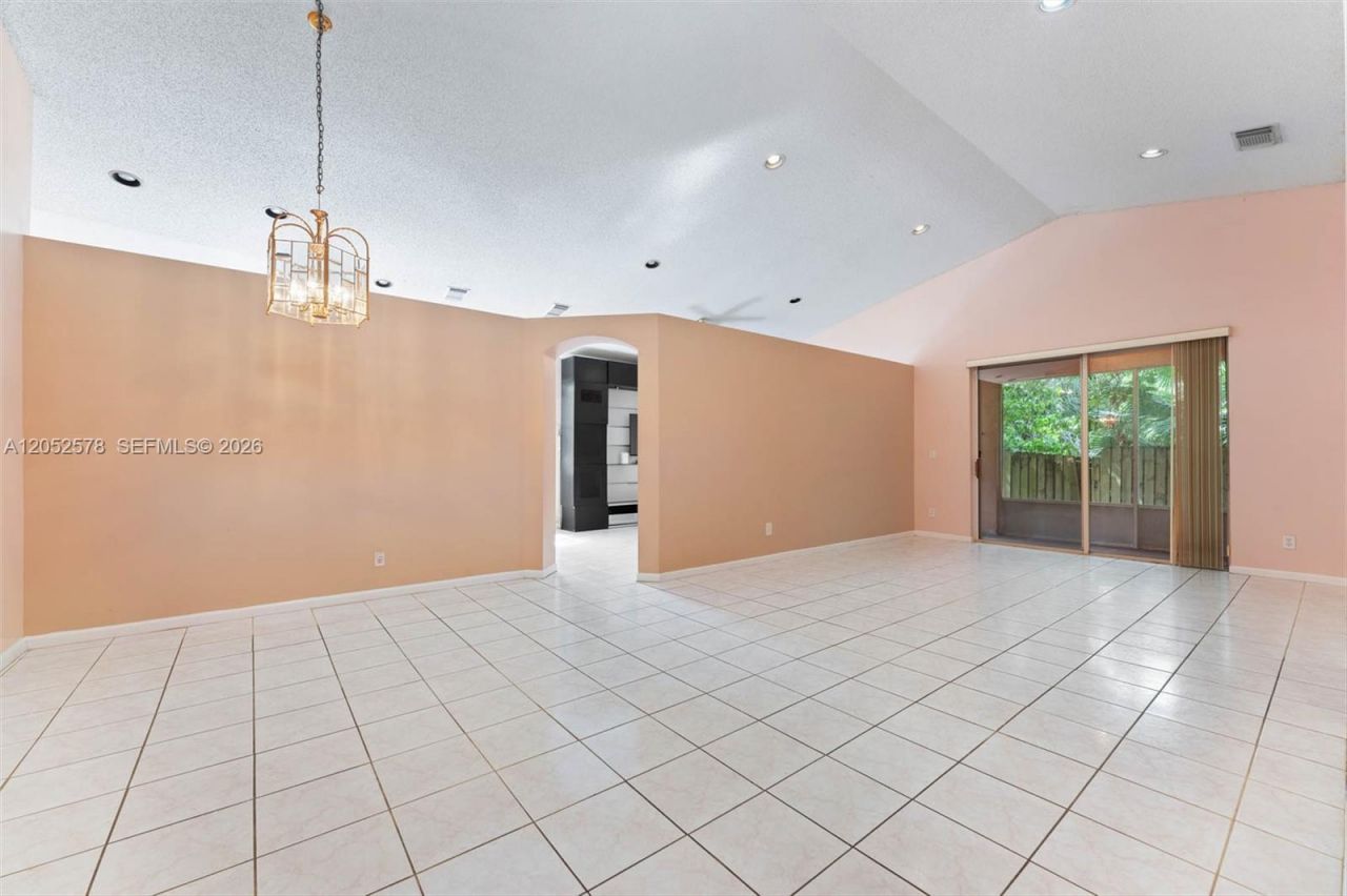 10232 SW 16th Ct, Pembroke Pines, FL 33025 Photo