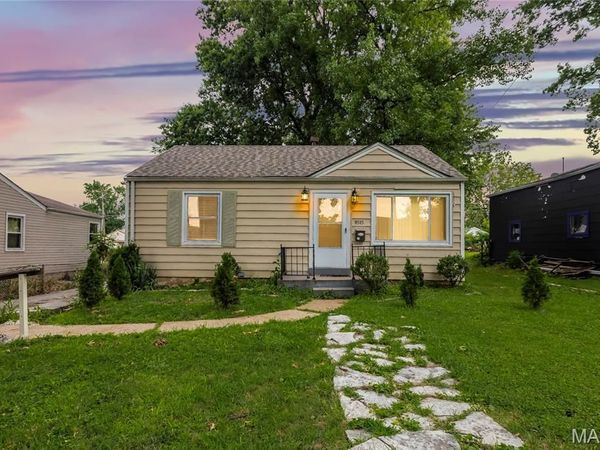 9515 Echo Lane, St Louis, MO 63114