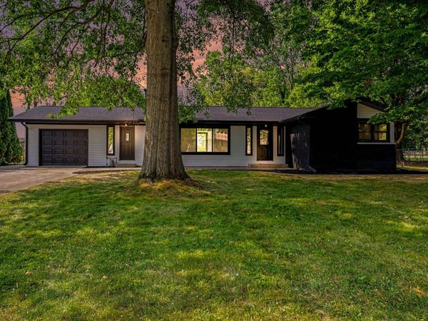 220 Pennbrook Trail, Battle Creek, MI 49017