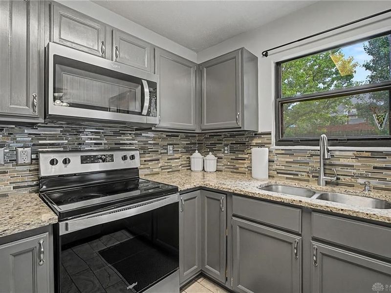 6948 Charlesgate Road, Huber Heights, OH 45424 Photo 19