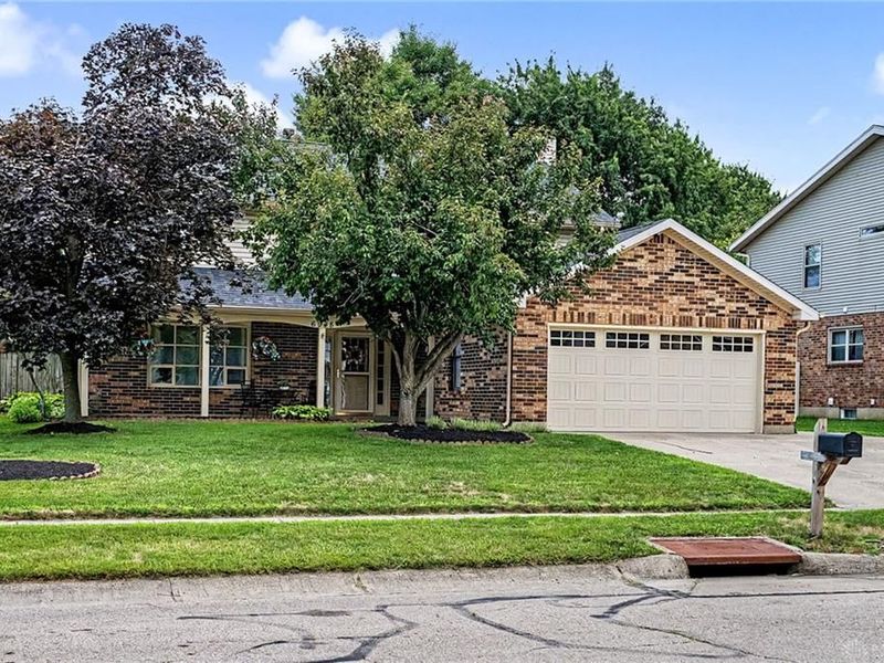 6948 Charlesgate Road, Huber Heights, OH 45424 Photo 2
