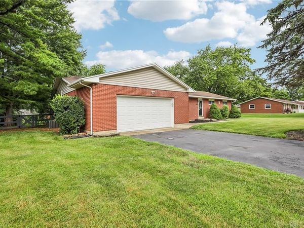 1723 Fairlynn Drive, Beavercreek, OH 45432
