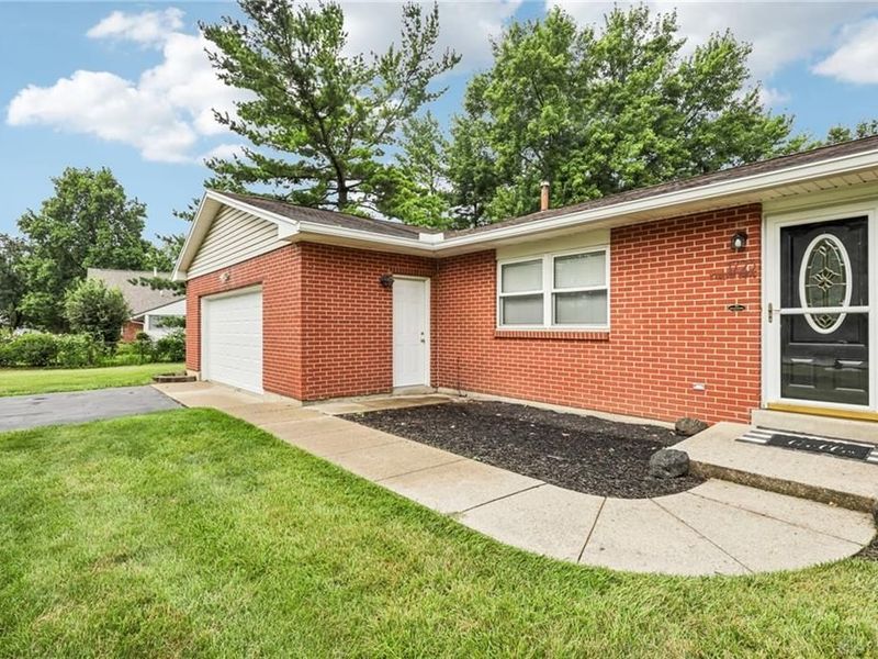 1723 Fairlynn Drive, Beavercreek, OH 45432 Photo 3