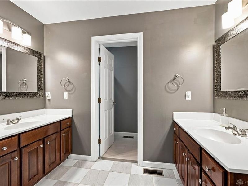 866 Miami Ridge Drive, Miami Township, OH 45140 Photo 26