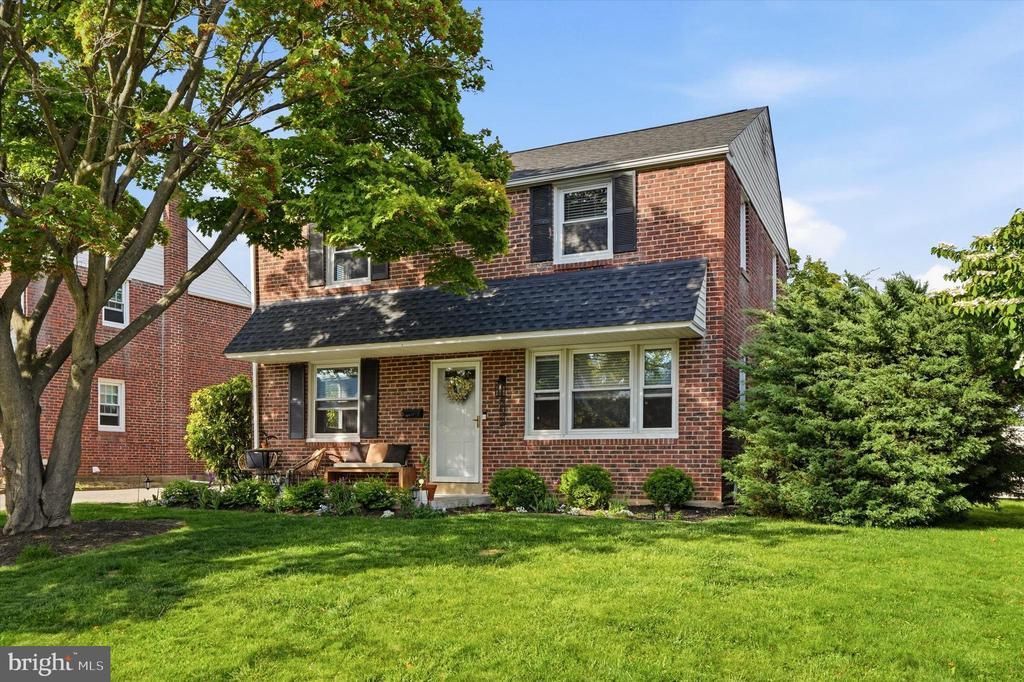 2621 ASHWOOD DRIVE, HAVERTOWN, PA 19083
