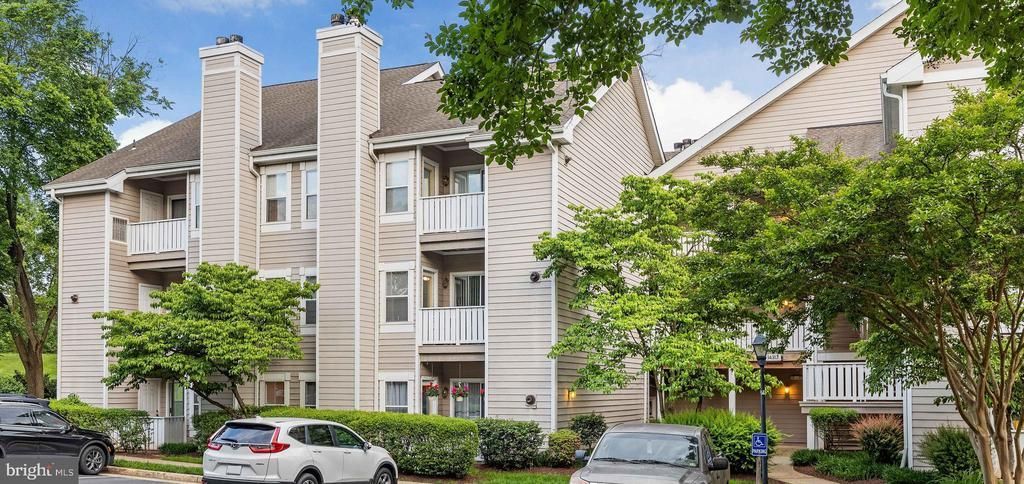 14313 Climbing Rose Way, Unit 102, Centreville, VA 20121 Main Photo