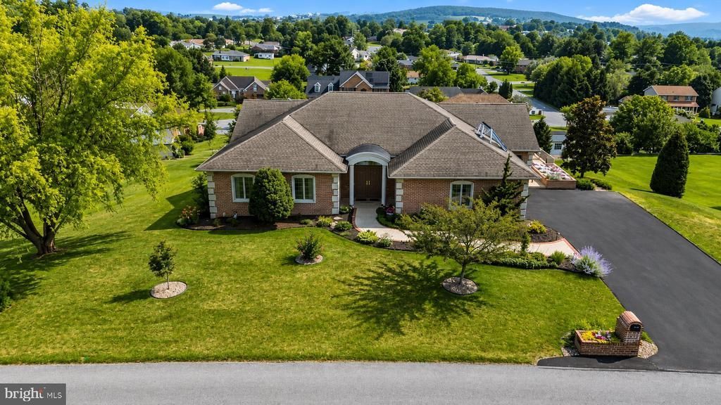 10785 RINEHART DRIVE , WAYNESBORO, PA 17268