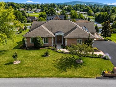 10785 RINEHART DRIVE, WAYNESBORO, PA 17268
