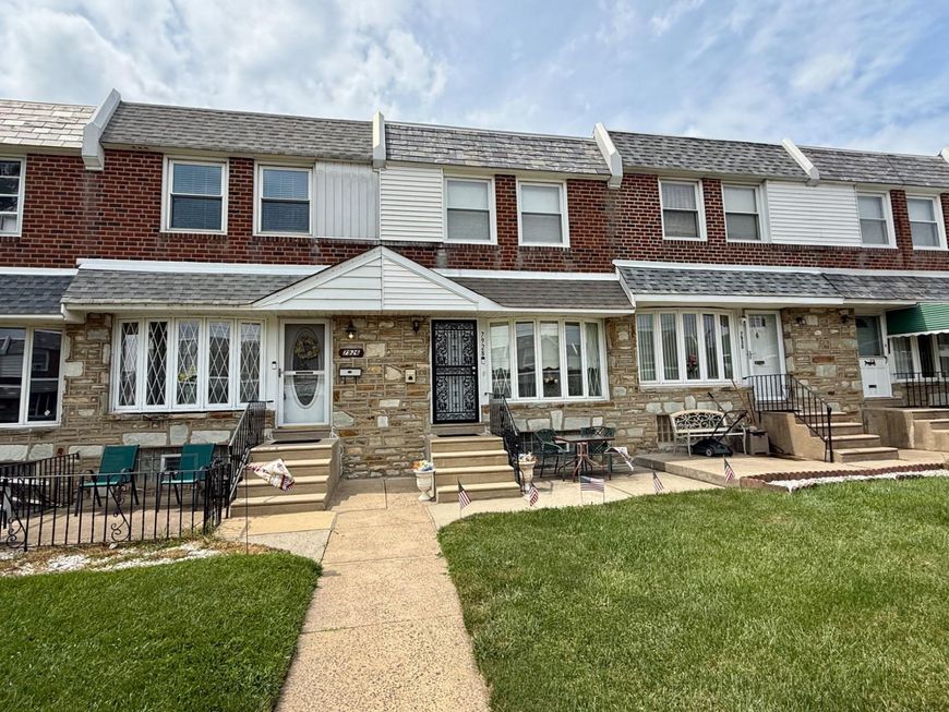 7926 Leonard Street, Philadelphia, PA 19152 Main Photo