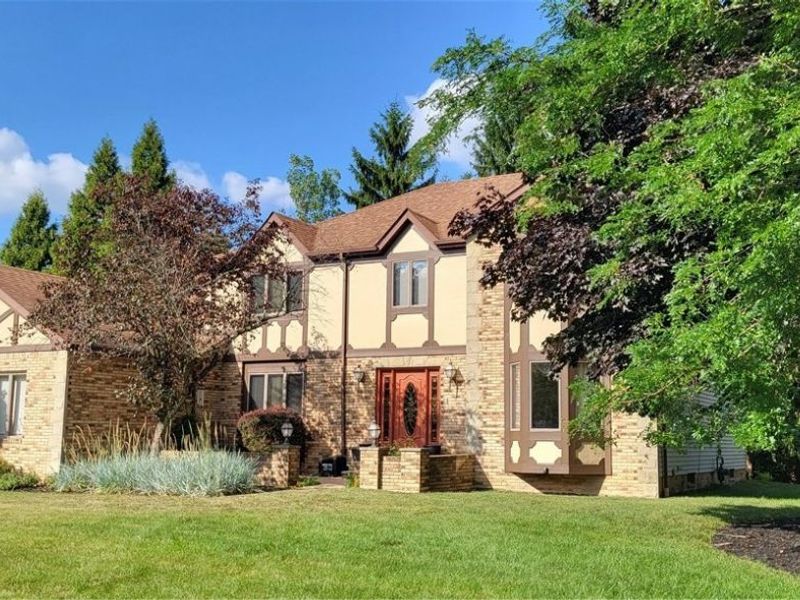 4822 Sweetwater Drive, Brecksville, OH 44141 Photo 1