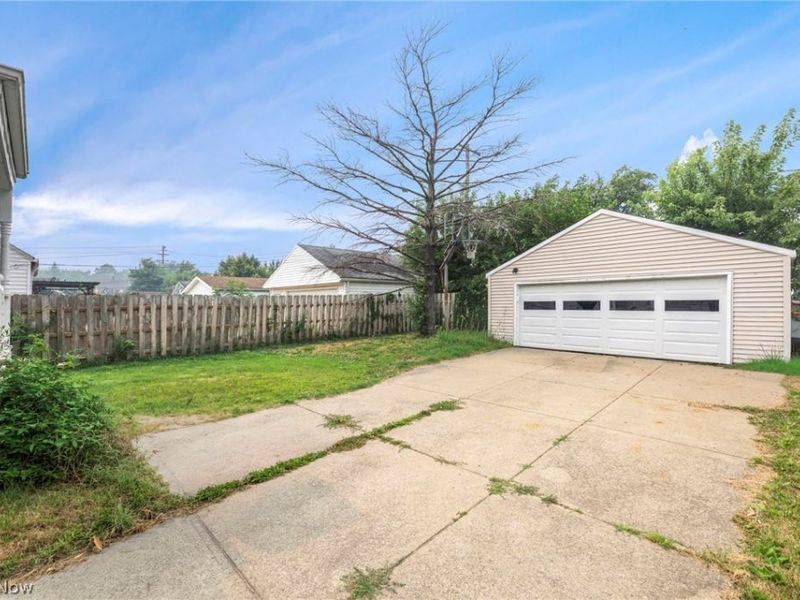 6802 Ackley Road, Parma, OH 44129 Photo 16