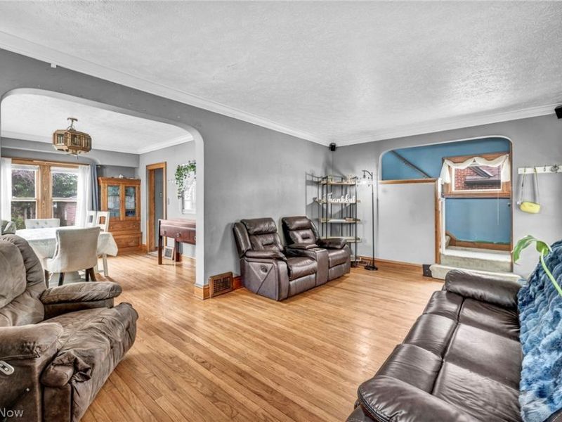 6802 Ackley Road, Parma, OH 44129 Photo 7