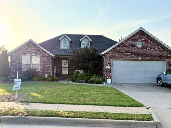 410 Sienna Drive, Centerton, AR 72719