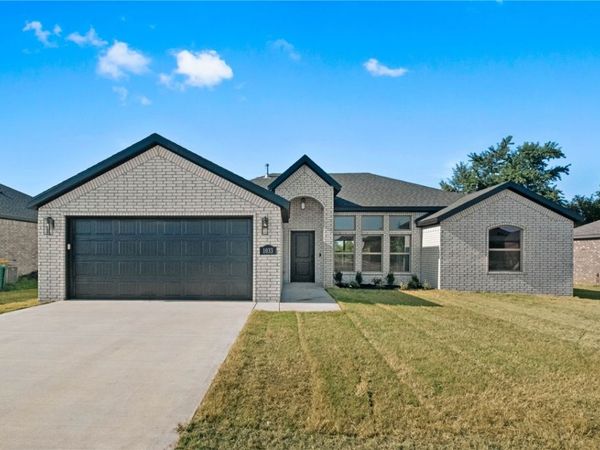 1033 Marquis Avenue , Lowell, AR 72745