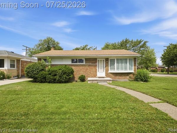 32819 Jefferson Avenue, St. Clair Shores, MI 48082
