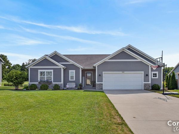 1520 Shenandoah Drive, Zeeland, MI 49464