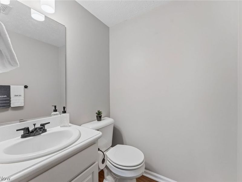26810 Village Lane, Olmsted Falls, OH 44138 Photo 24
