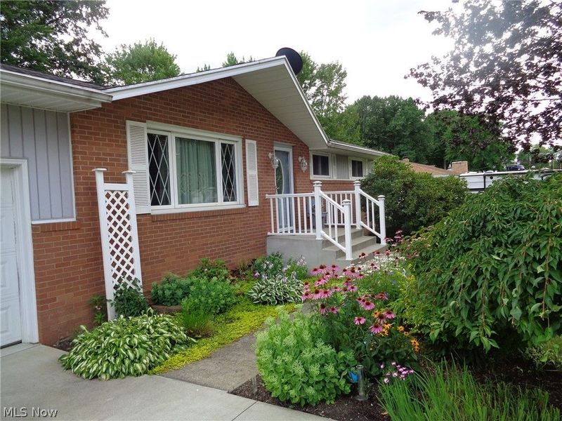 824 39th Street SW, Canton, OH 44706 Photo 3
