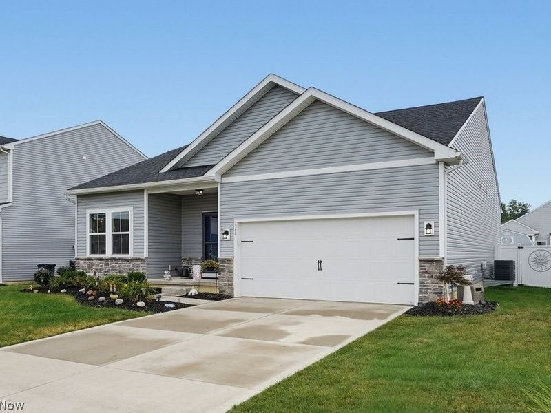 311 River Run Drive, Elyria, OH 44035 Photo 3