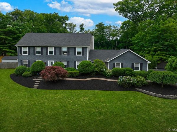2 Buckingham Meadow Road , East Setauket, NY 11733