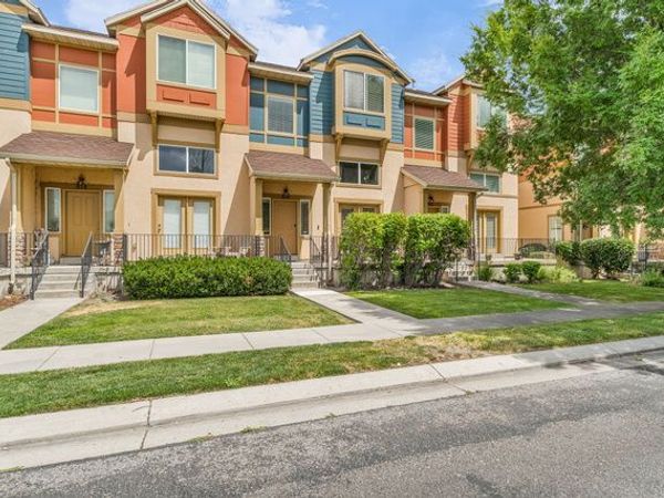 816 N SHEPARD CREEK PKWY E, Farmington, UT 84025
