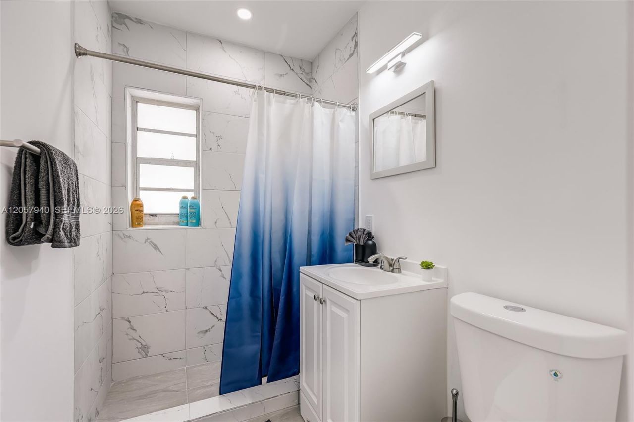 327 NE 55th St, Unit FRONT, Miami, FL 33137 Photo