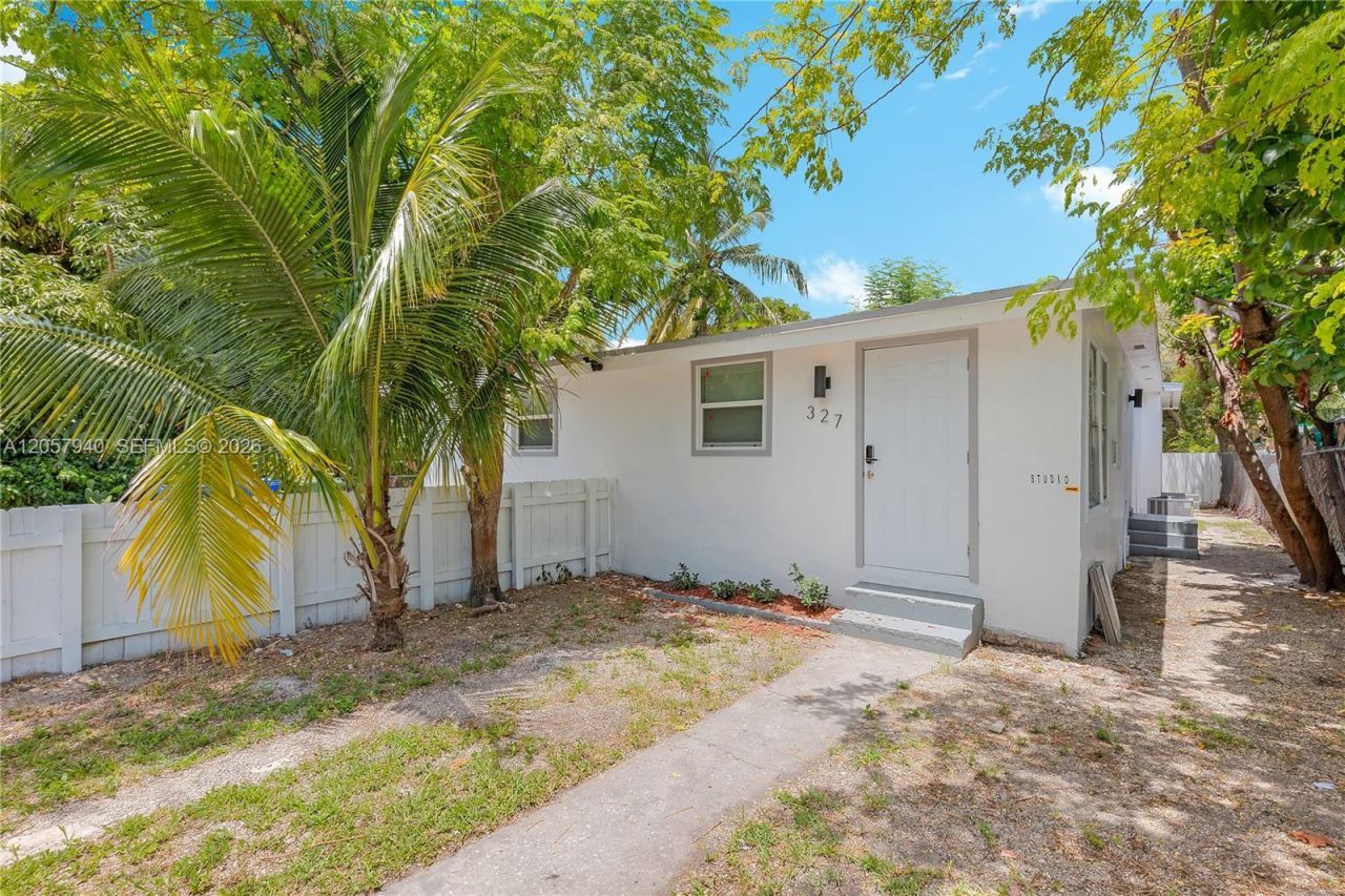 327 NE 55th St, Unit FRONT, Miami, FL 33137 Photo