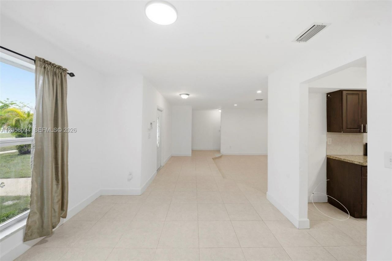 20 NE 210th St, Miami Gardens, FL 33179 Photo