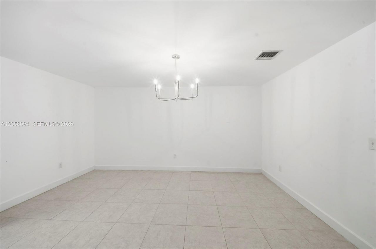 20 NE 210th St, Miami Gardens, FL 33179 Photo
