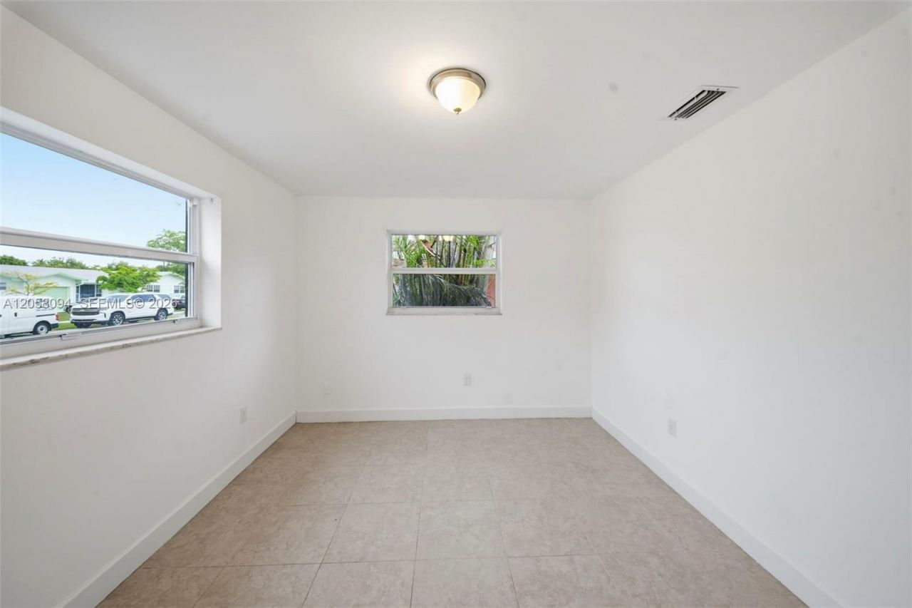 20 NE 210th St, Miami Gardens, FL 33179 Photo