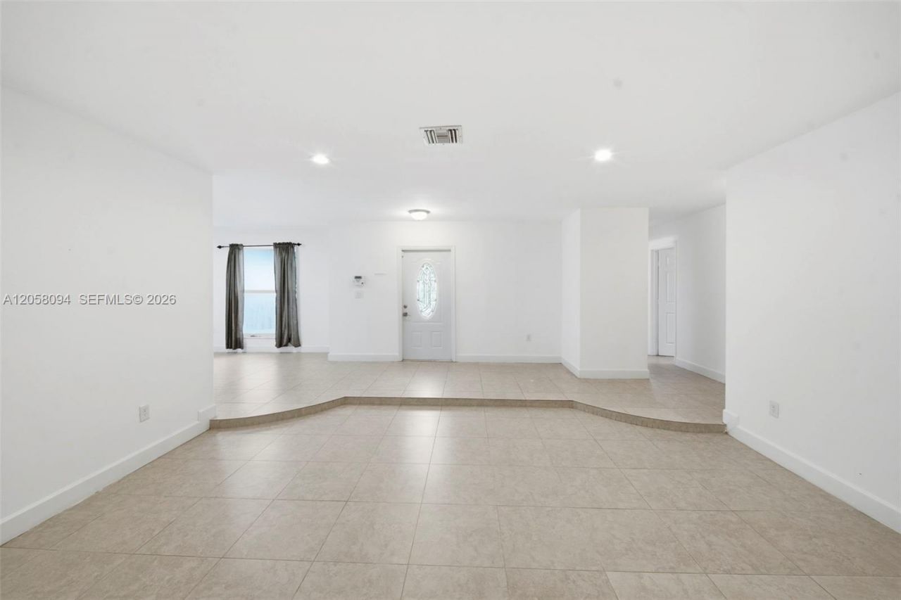20 NE 210th St, Miami Gardens, FL 33179 Photo