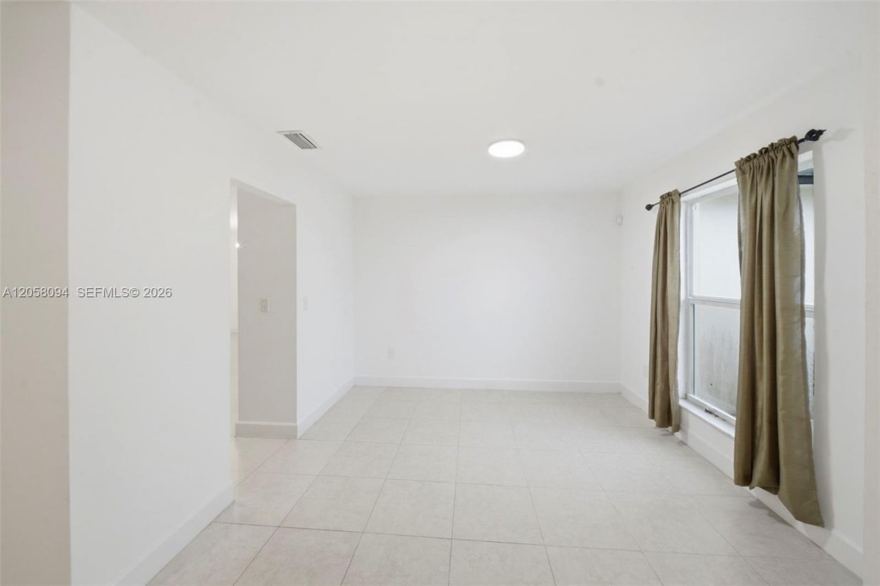 20 NE 210th St, Miami Gardens, FL 33179 Photo